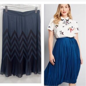 ModCloth woman pleated blue skirt black chevron stripe pinup classic midi skirt